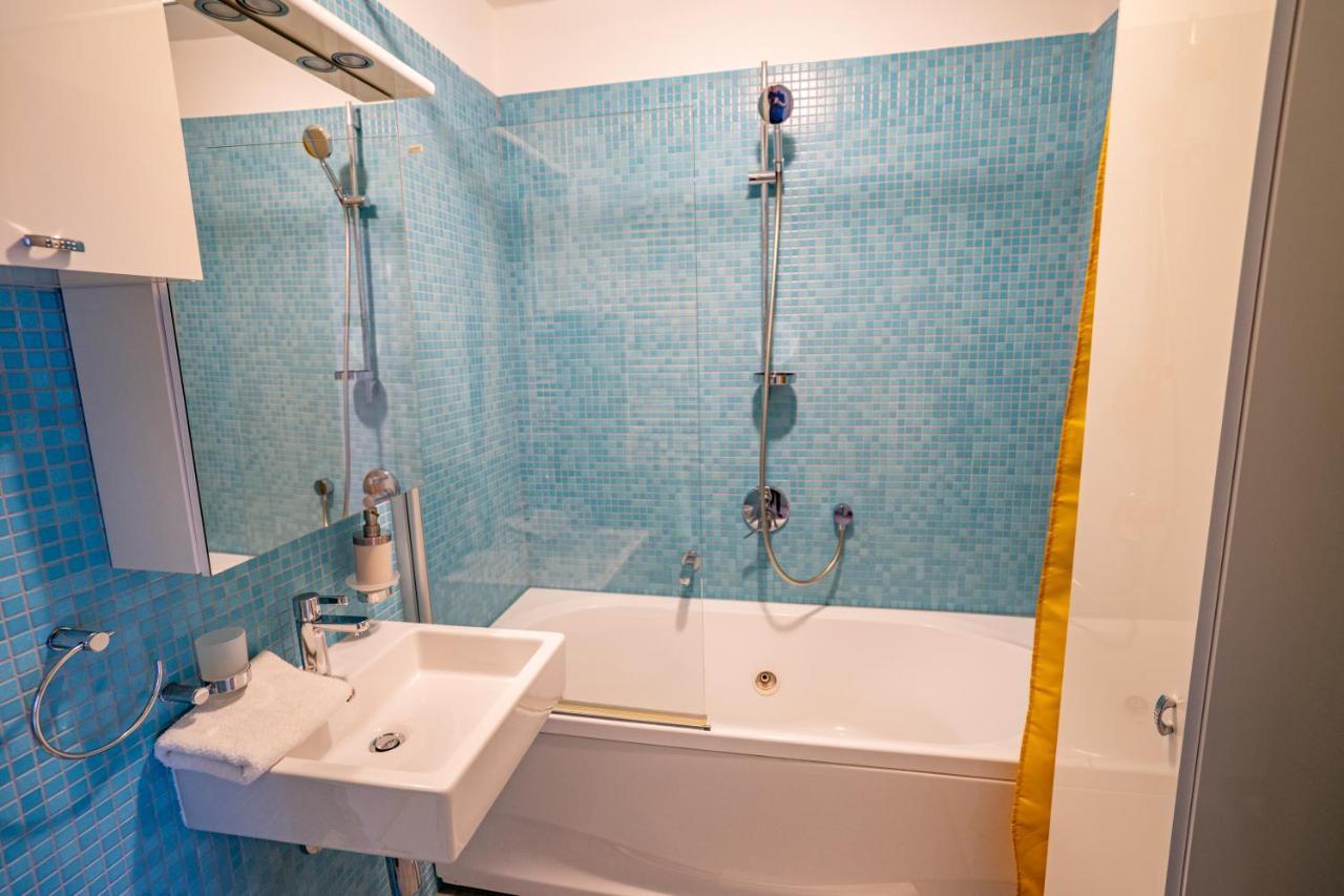 Apartment Luka Rijeka Bagian luar foto
